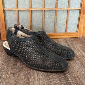 Pikolinos Women's Slingback Mules